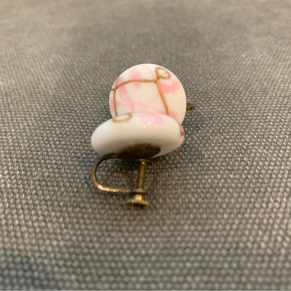 ☀️ 3/$15 Pink White and Gold Button Screw Back Clip on Earrings - Picture 2 of 2